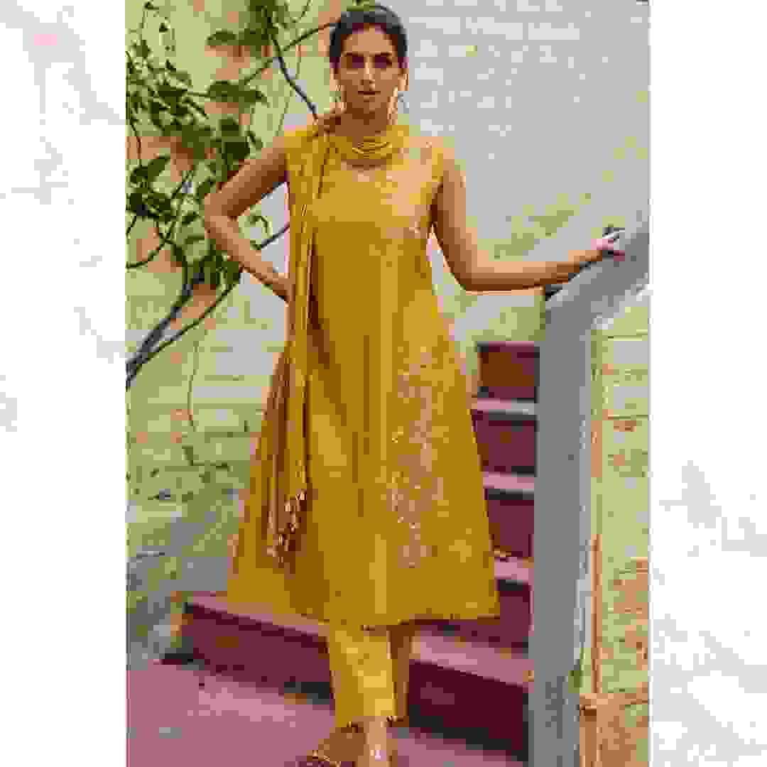 bridal outfits in punjabi bagh
