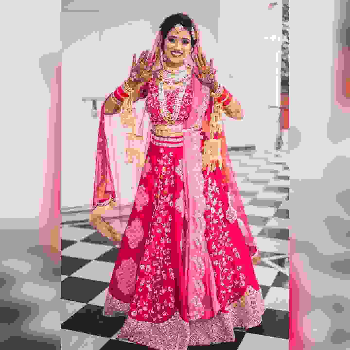bridal outfits in daryaganj