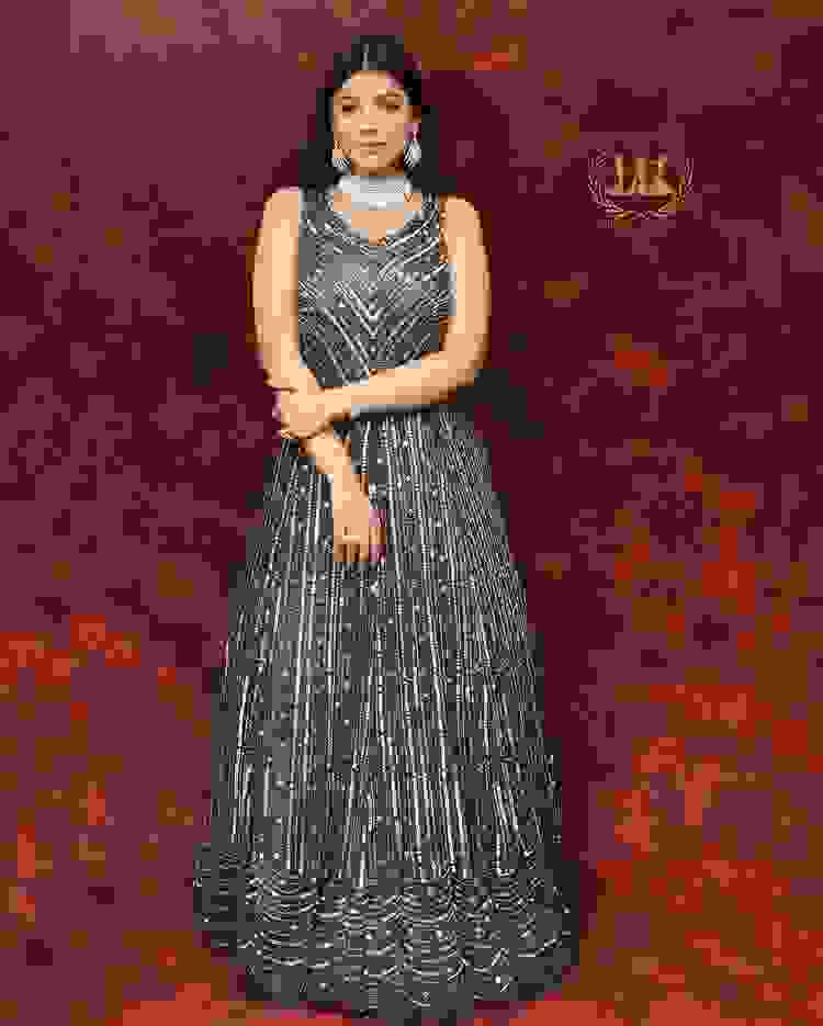 bridal outfits in daryaganj