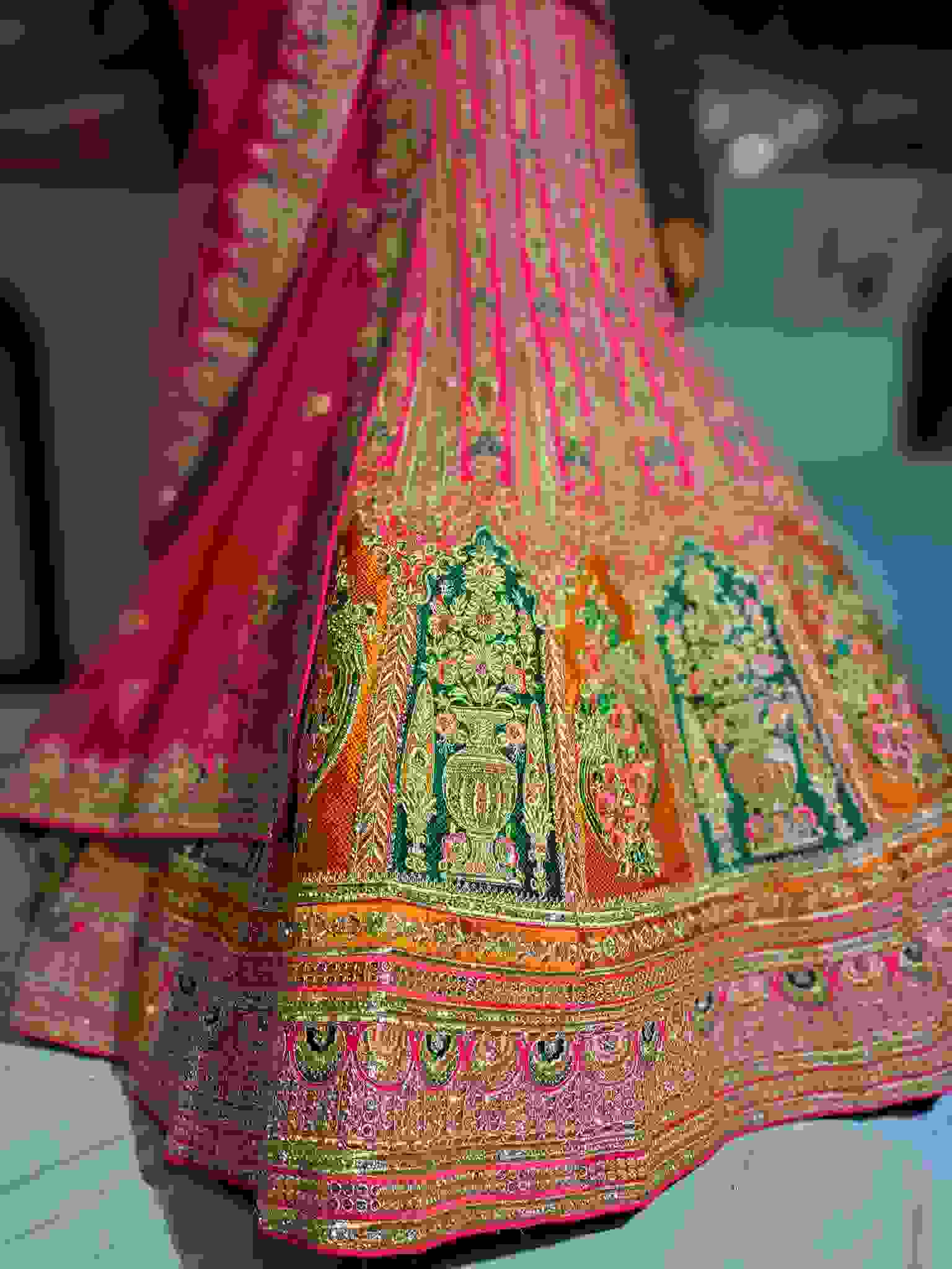 bridal outfits in daryaganj
