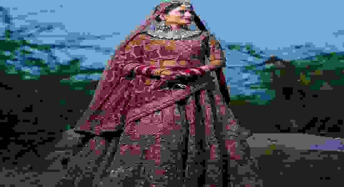 bridal outfits in daryaganj