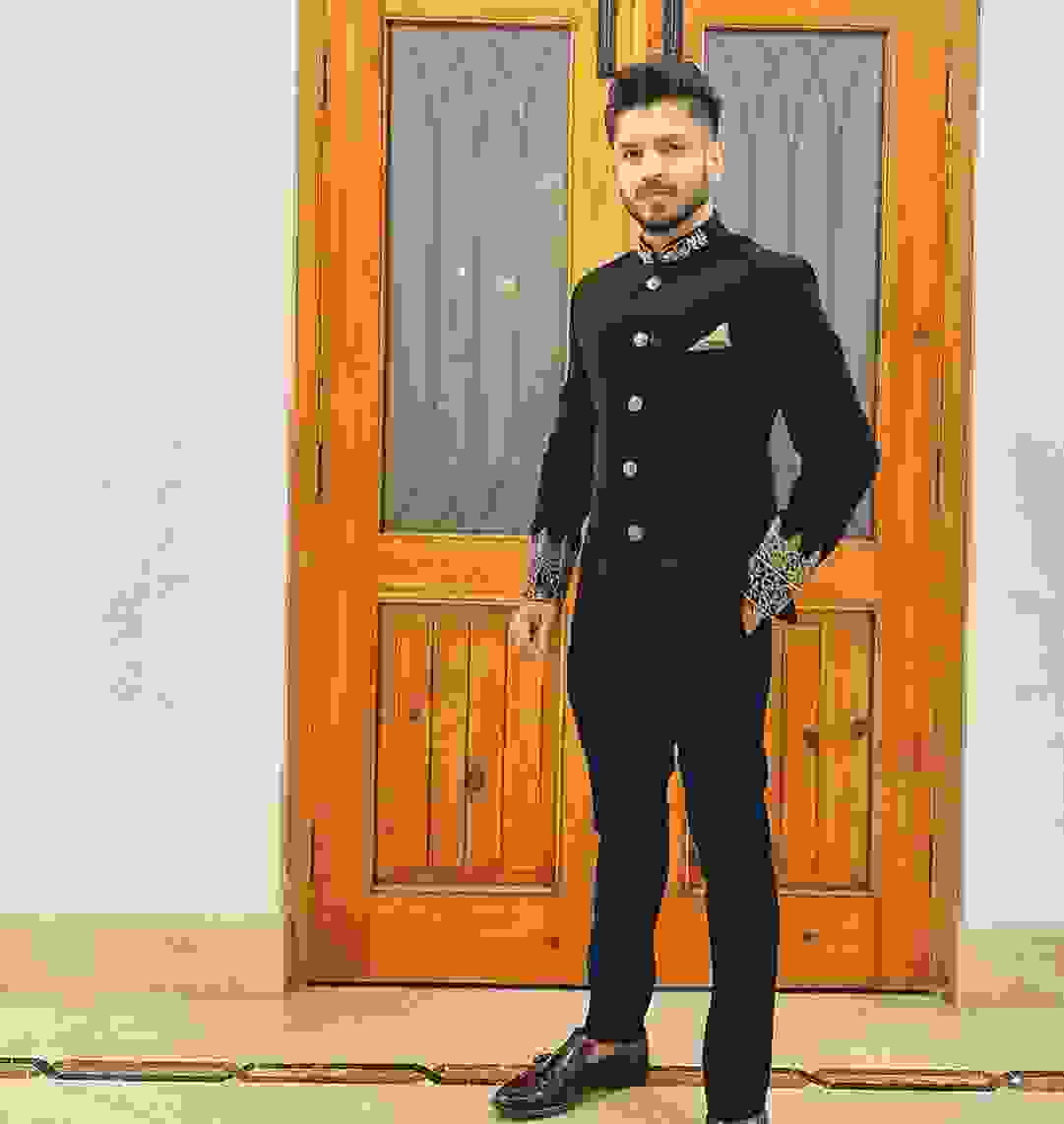 groom outfits in okhla