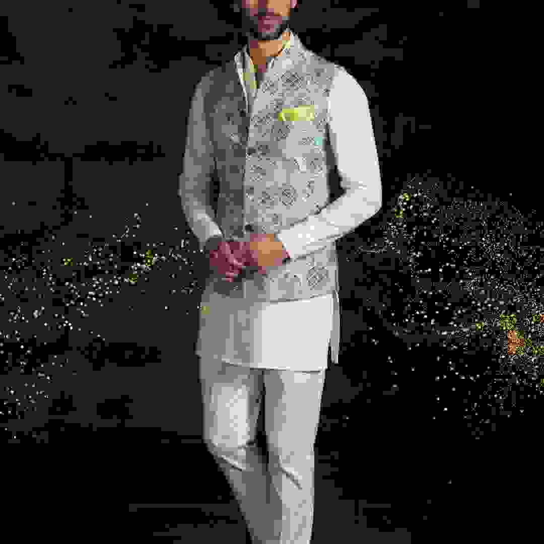 groom outfits in okhla