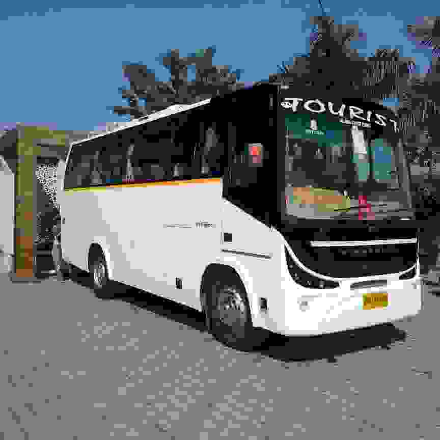 wedding transportation vintage cars in daryaganj