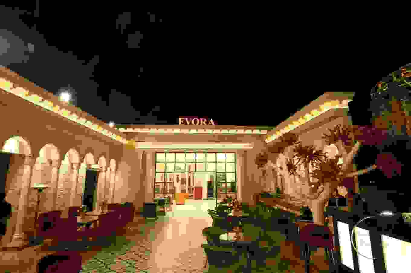 EVORA - Banquet & Hotel