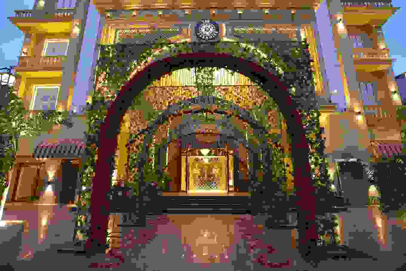The Paradise Hotel And Banquet