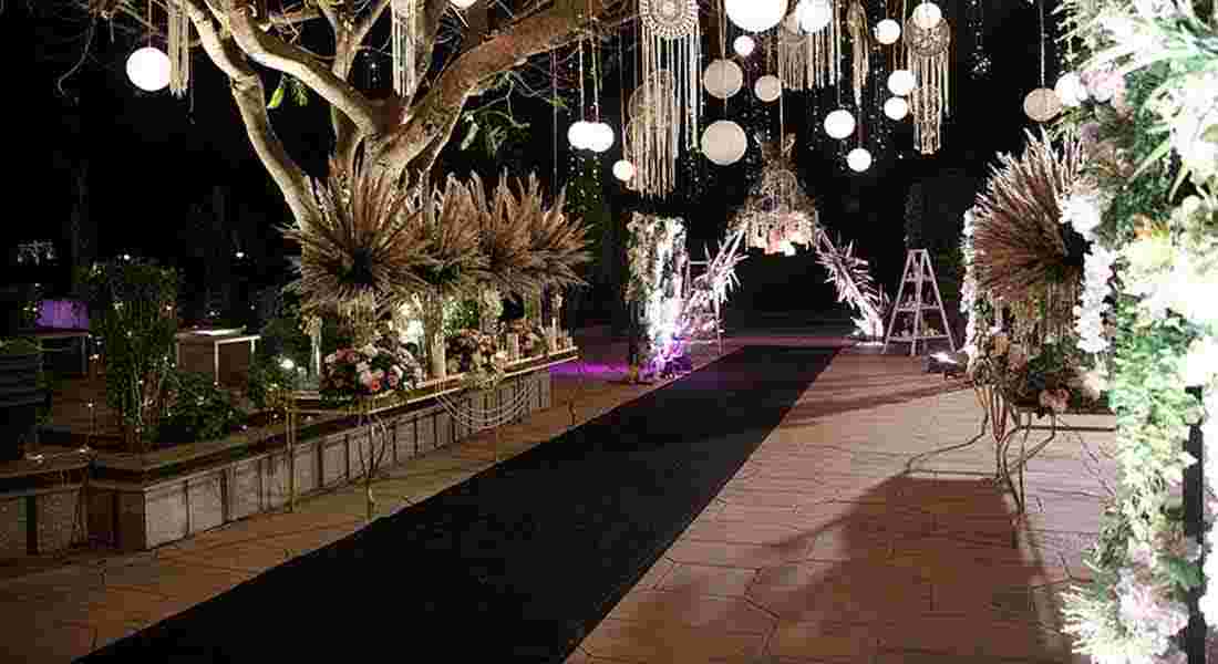 The Kundan by Ferns N Petals