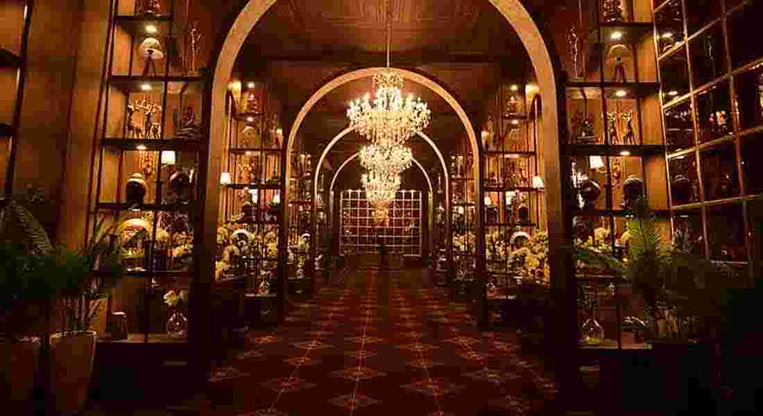 The Kundan by Ferns N Petals