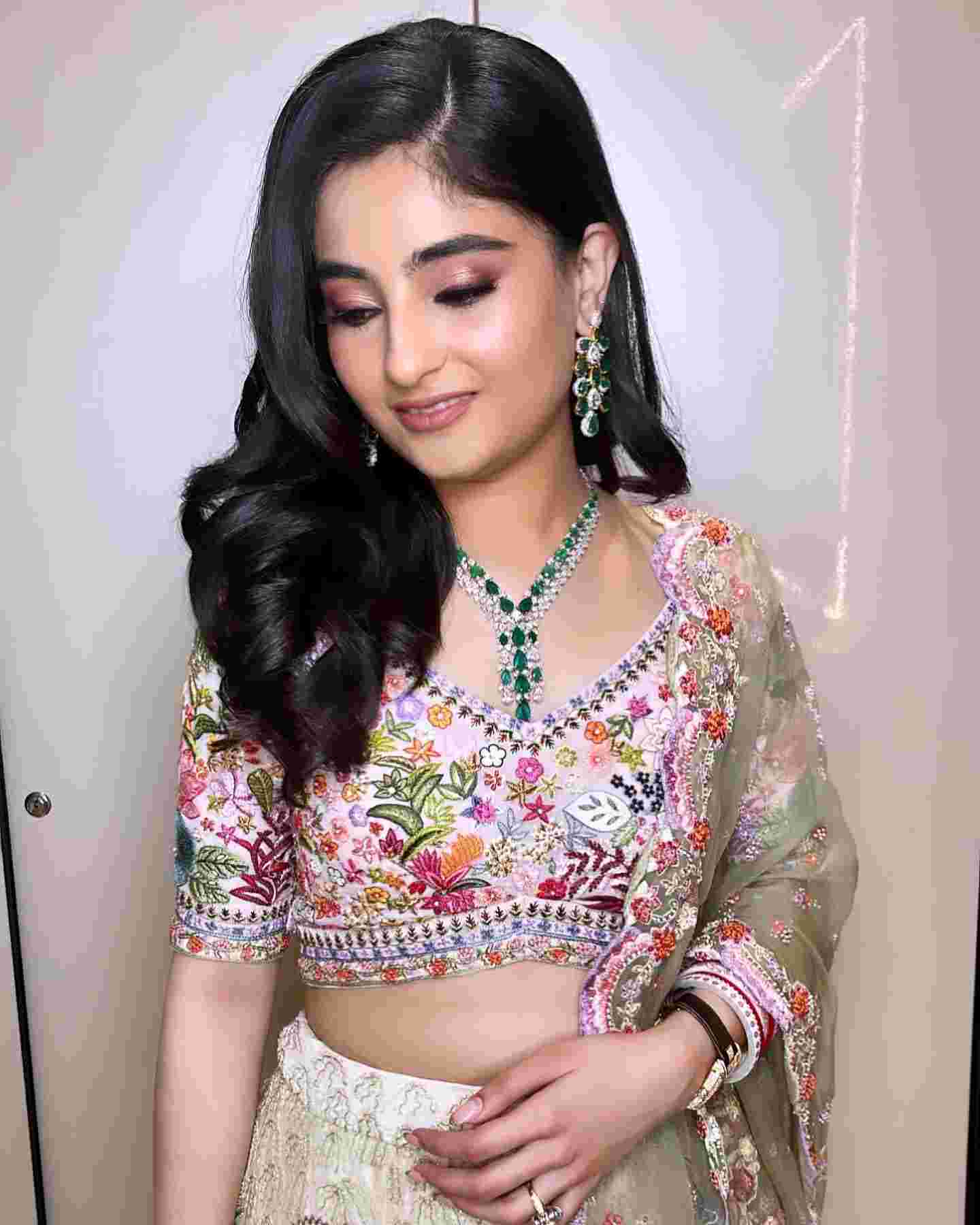 makeup artists in mayur vihar