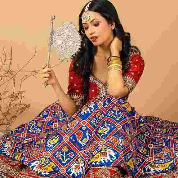 makeup artists in model town