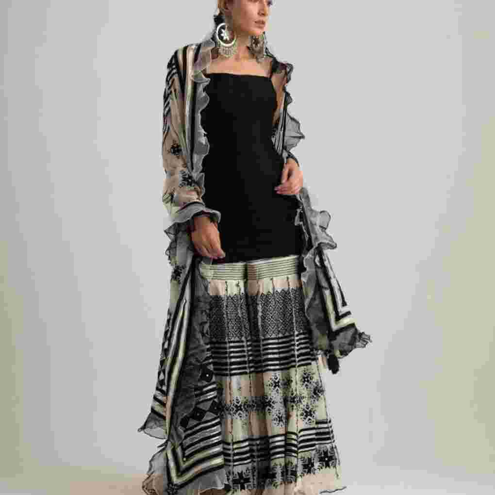 bridal outfits in dwarka