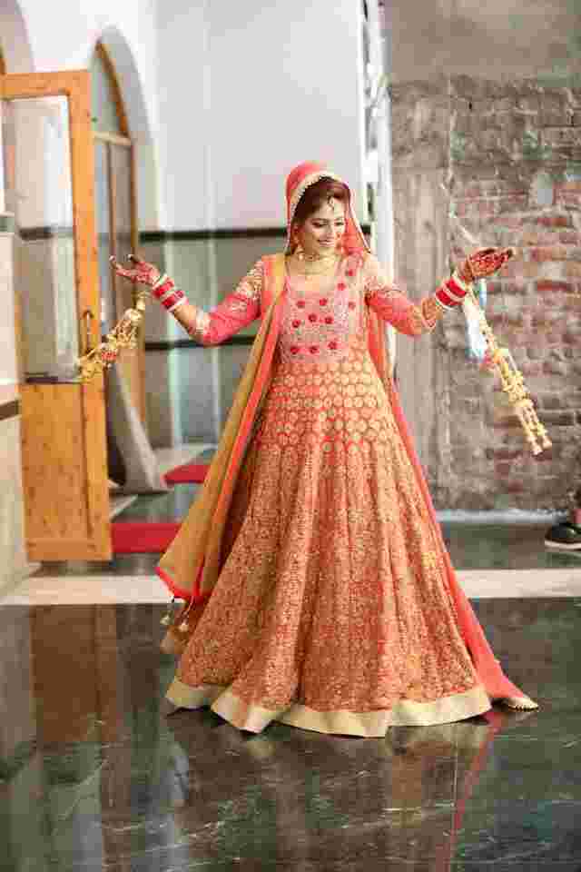 bridal outfits in punjabi bagh