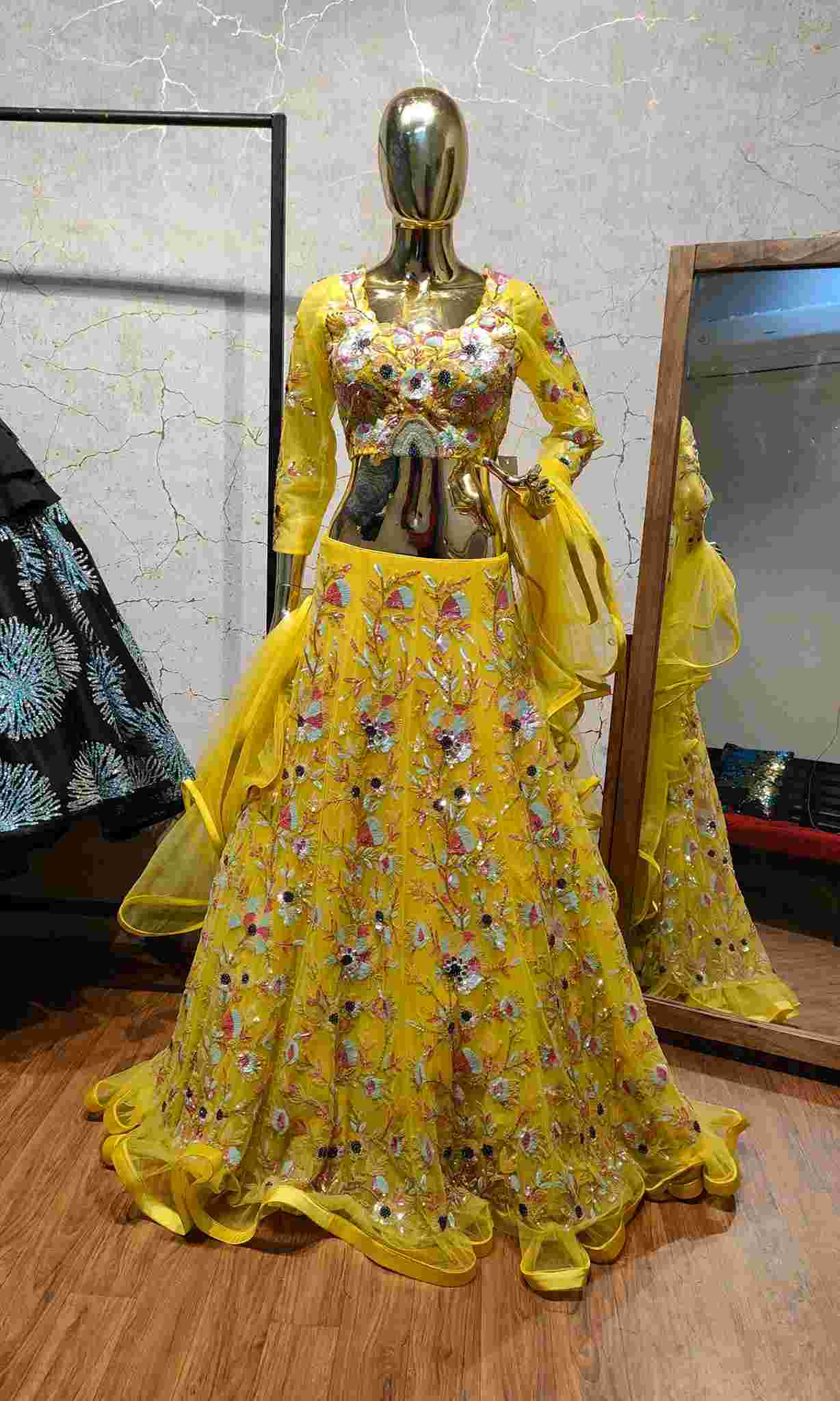 bridal outfits in rajouri garden