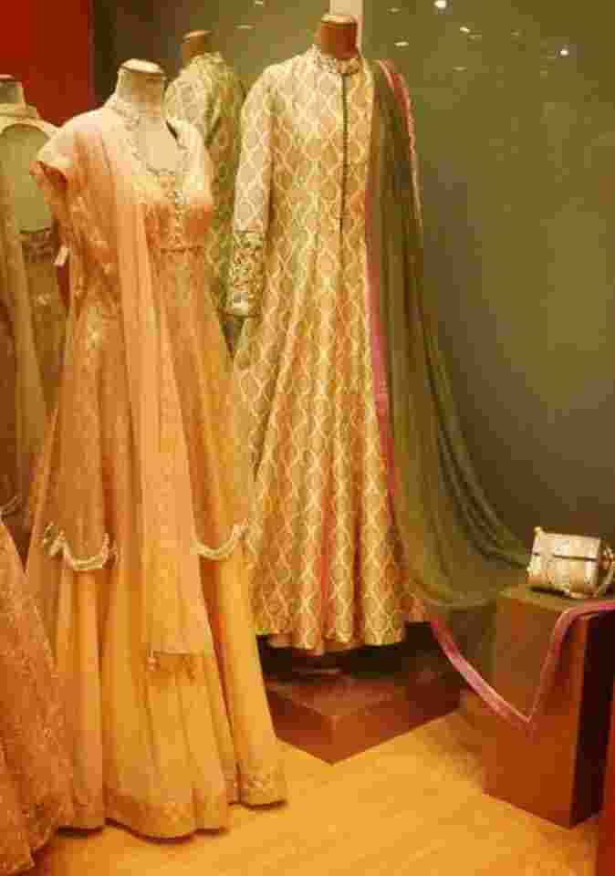 bridal outfits in pitampura