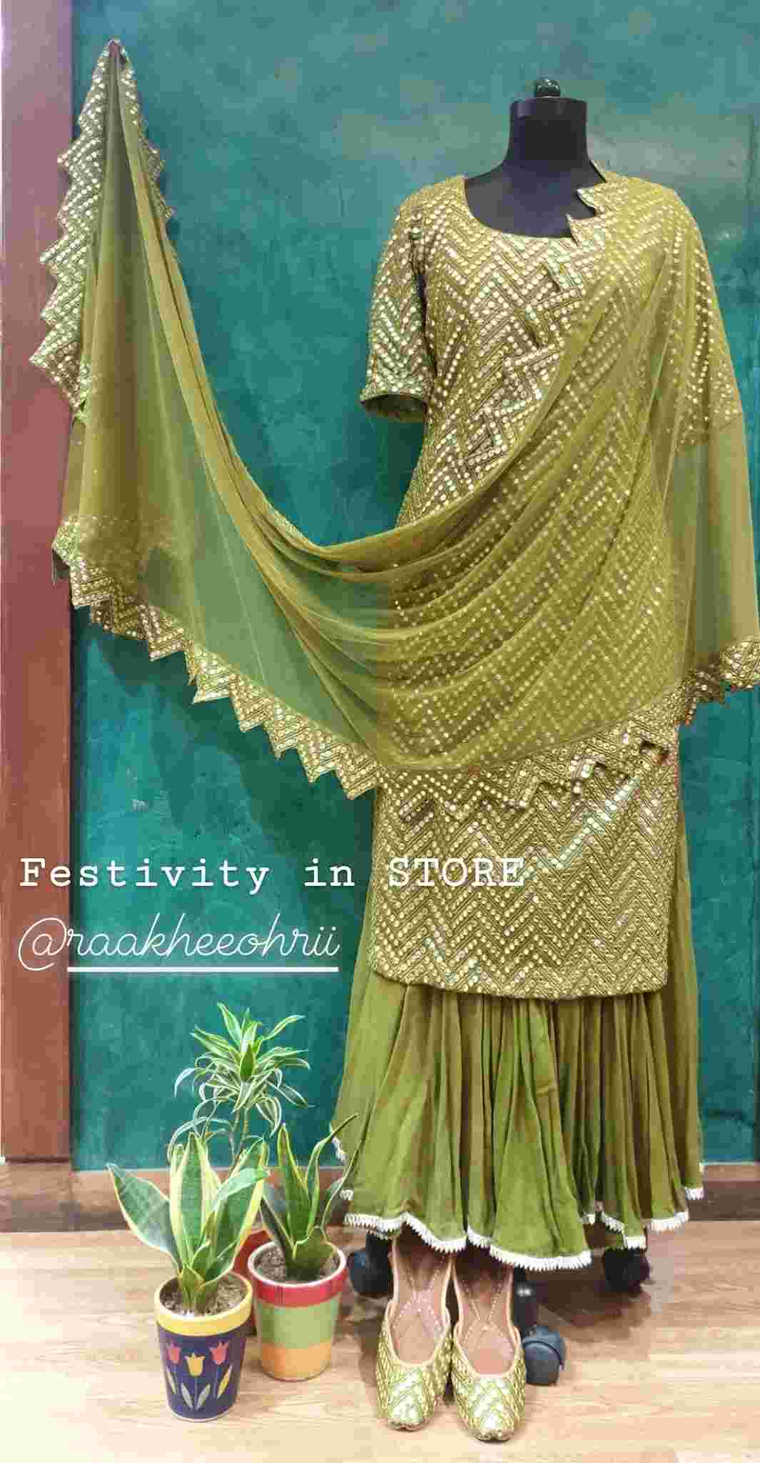 bridal outfits in pitampura