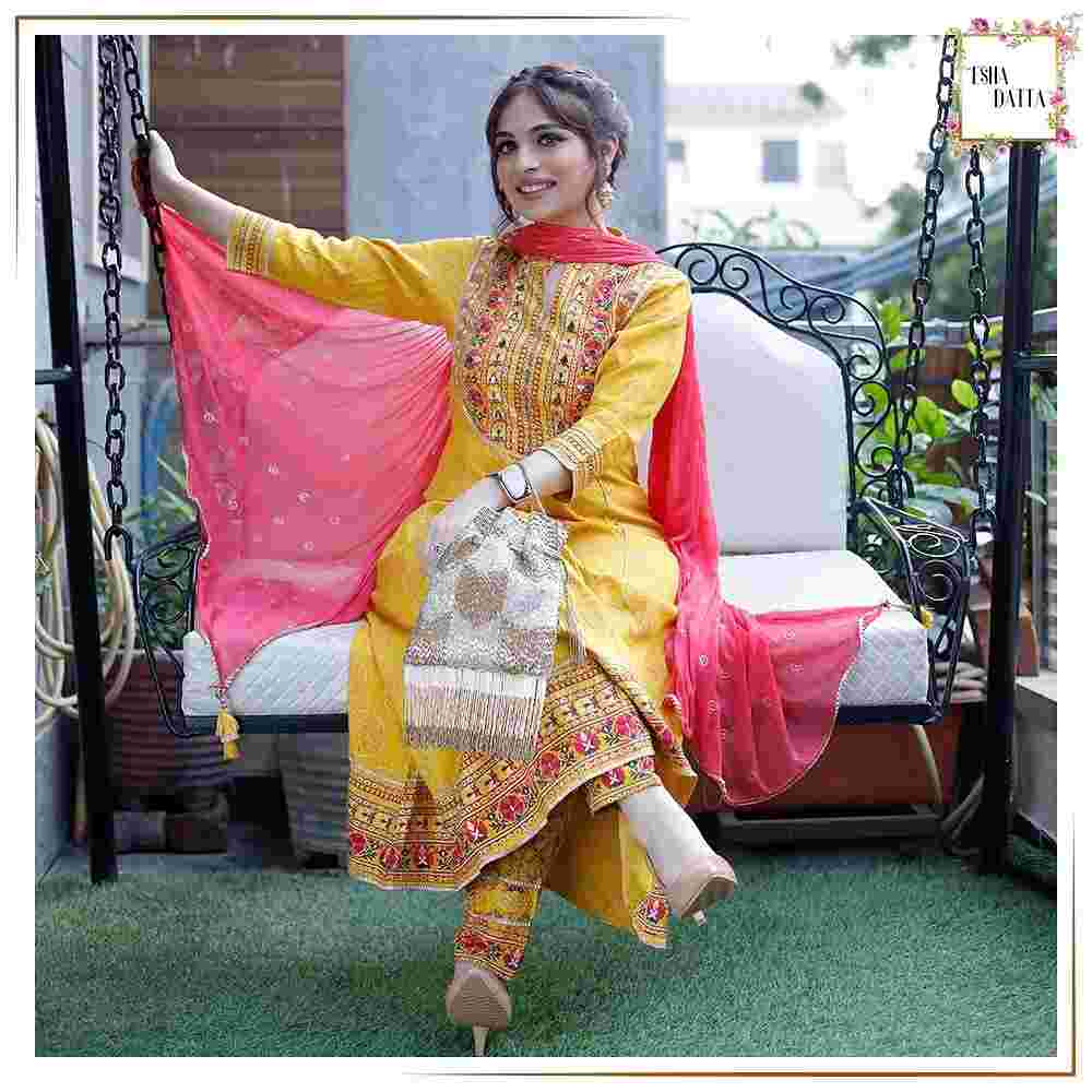 bridal outfits in pitampura