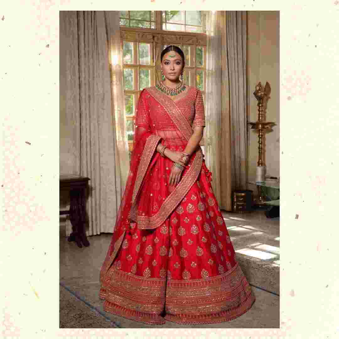 bridal outfits in daryaganj