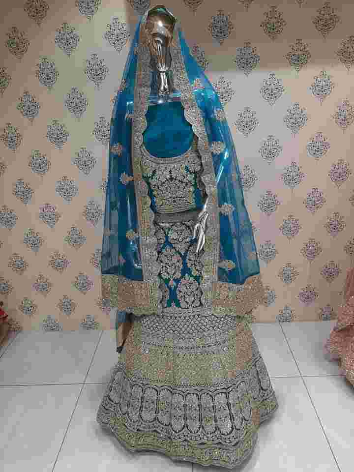 bridal outfits in daryaganj