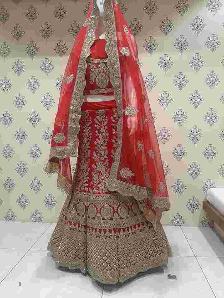 bridal outfits in daryaganj