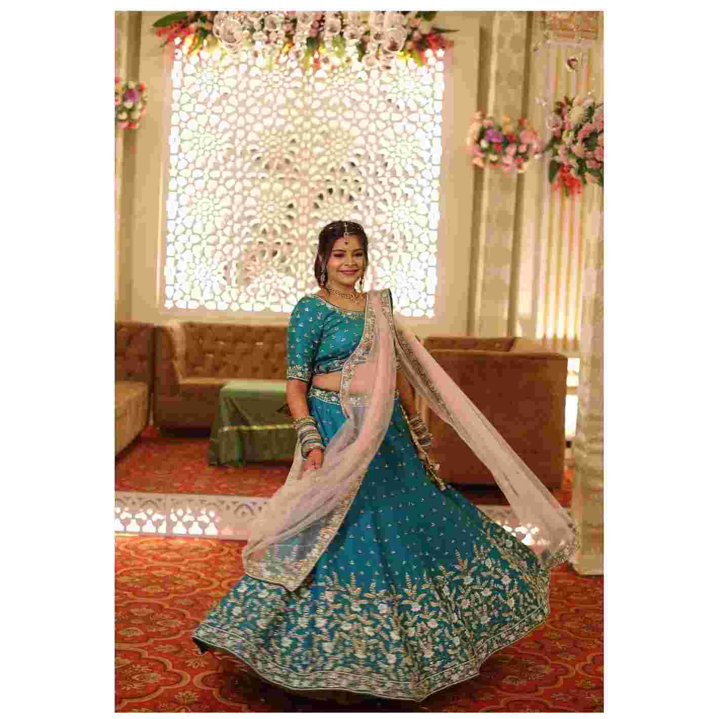bridal outfits in daryaganj