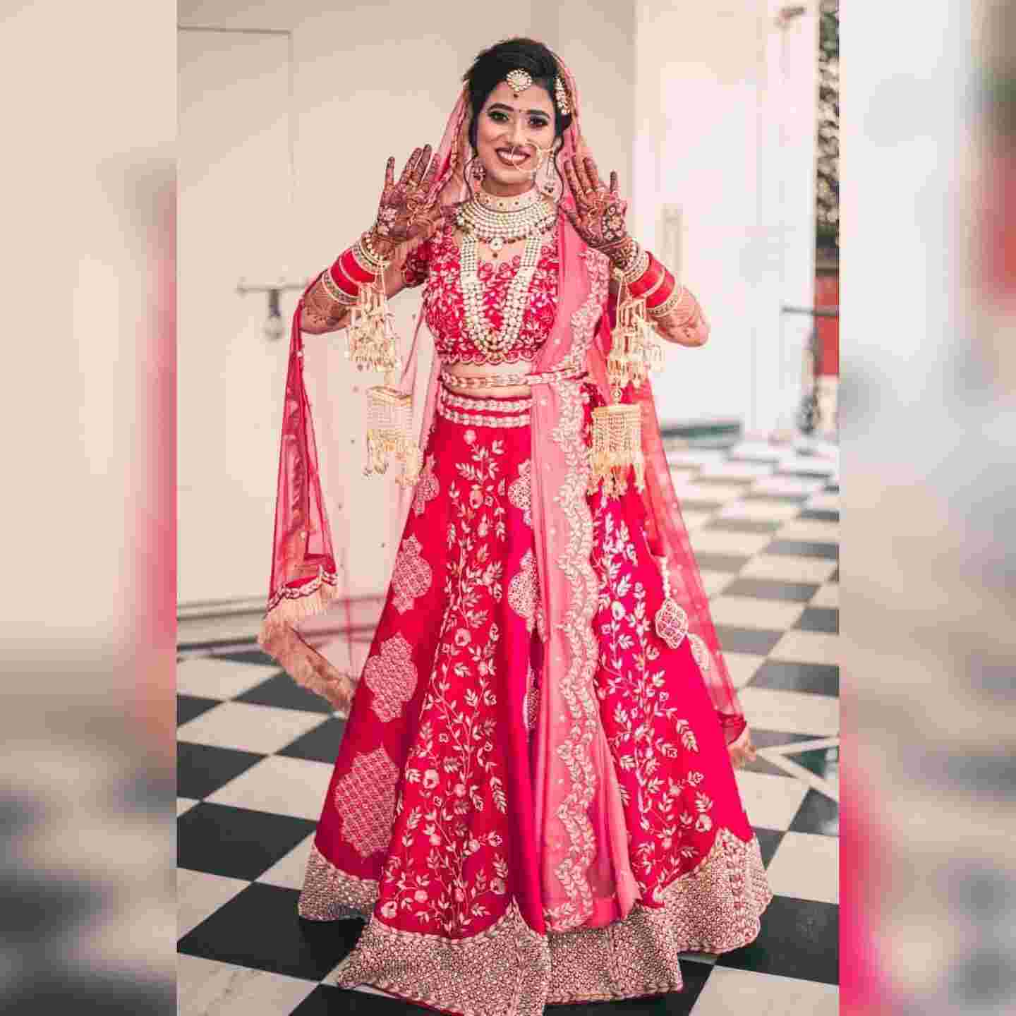 bridal outfits in daryaganj