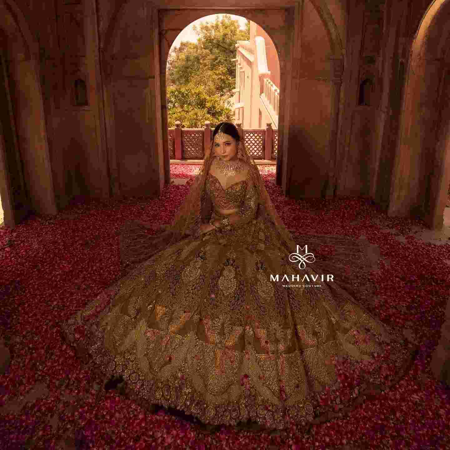 bridal outfits in daryaganj