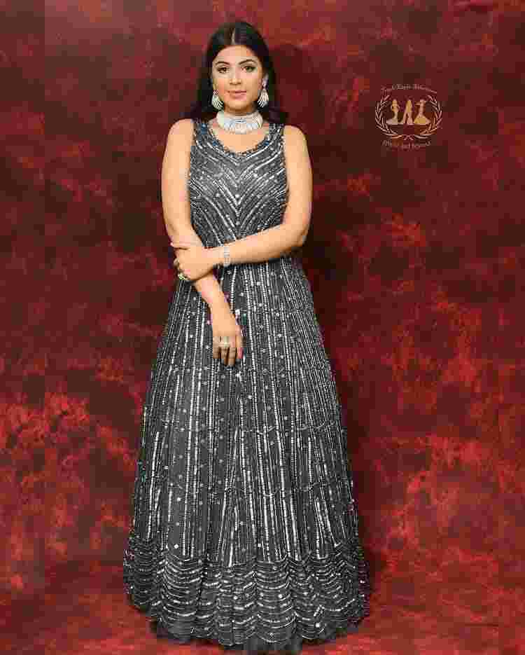 bridal outfits in daryaganj