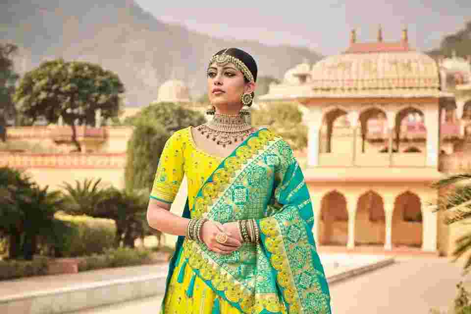 bridal outfits in delhi