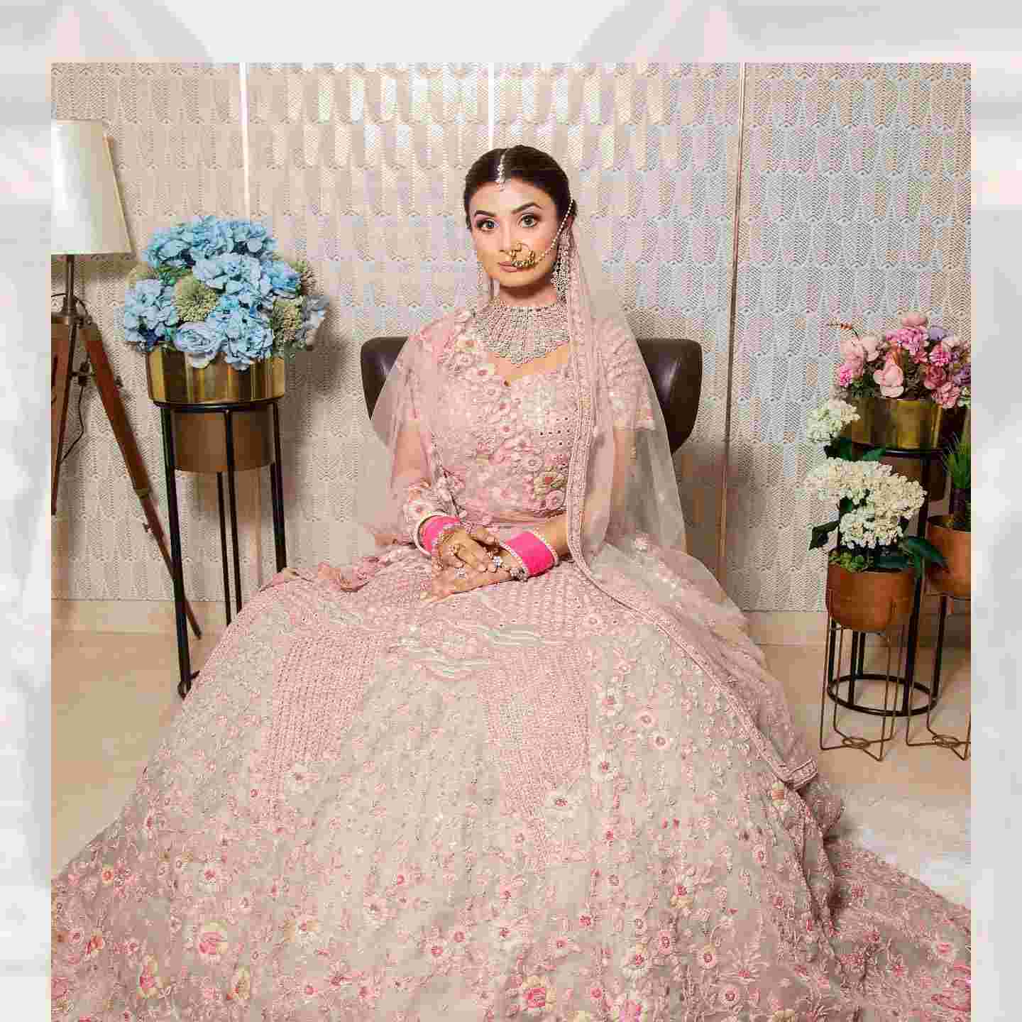 bridal outfits in daryaganj