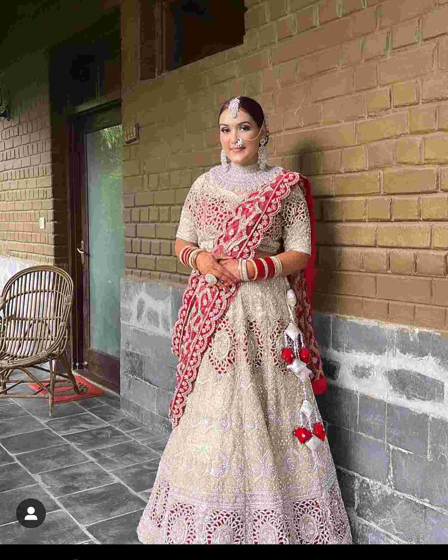 bridal outfits in daryaganj