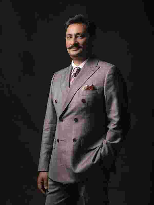 groom outfits in rk puram