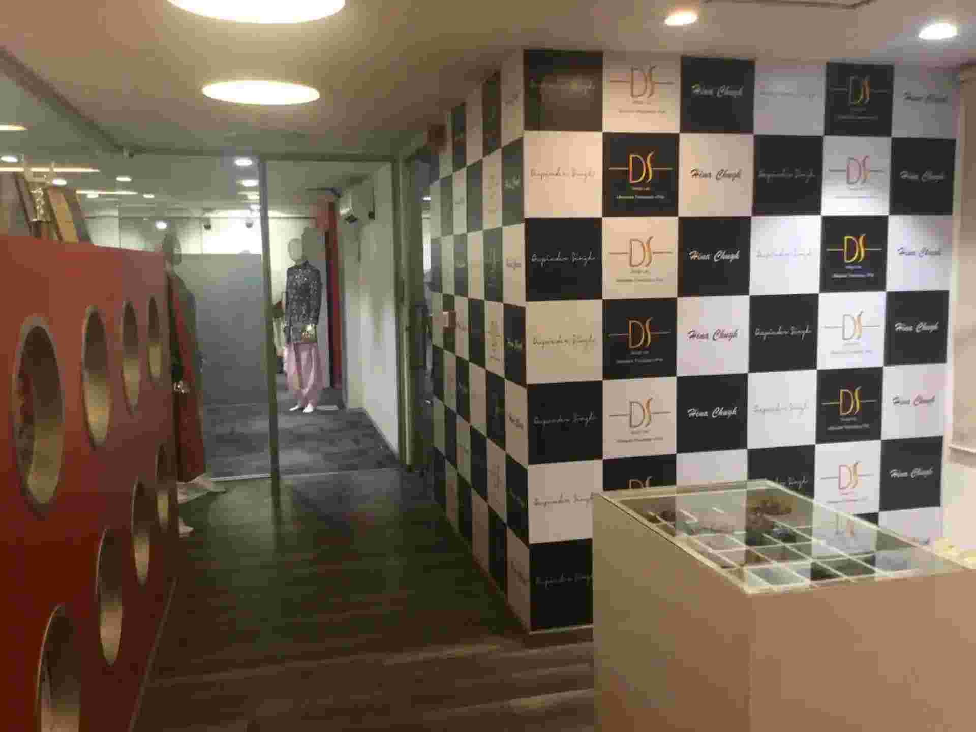 groom outfits in mayur vihar