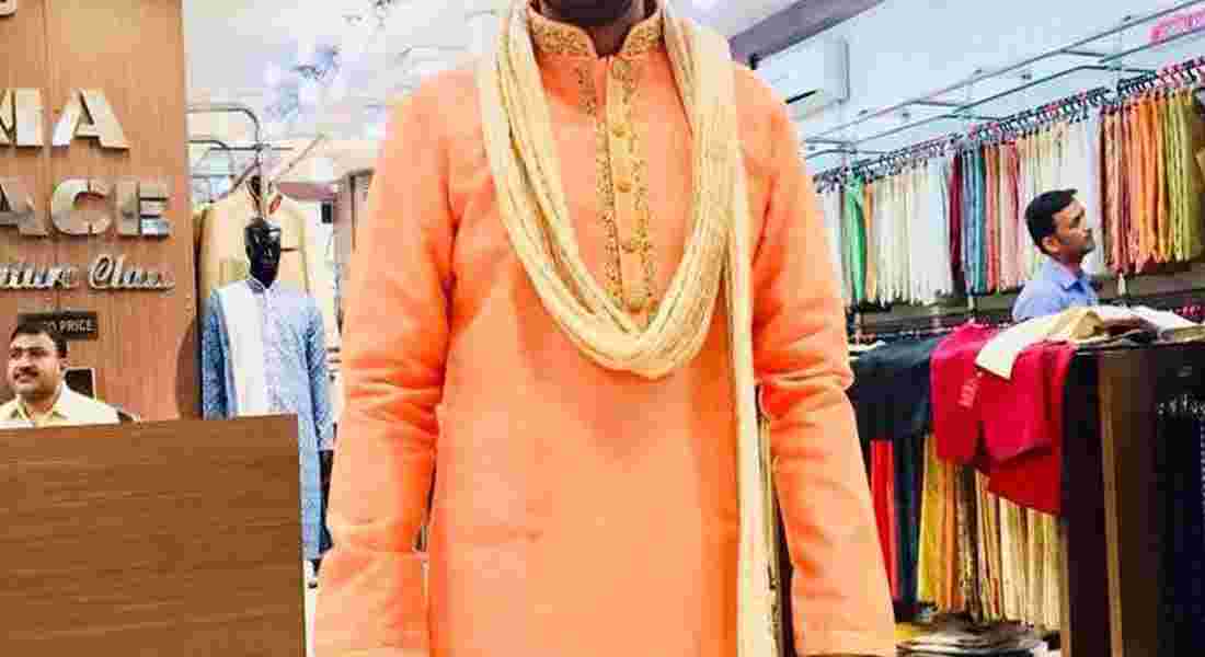 groom outfits in okhla