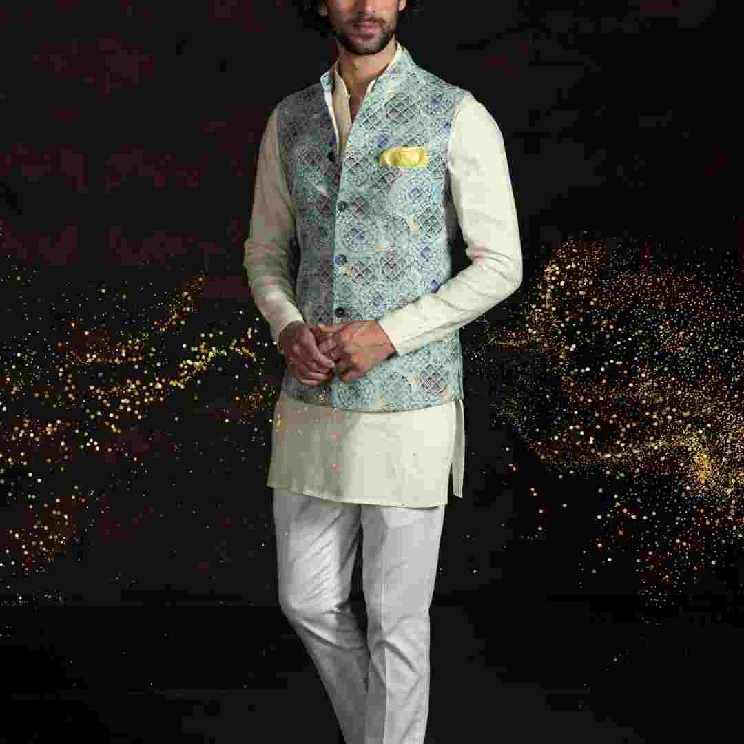 groom outfits in okhla