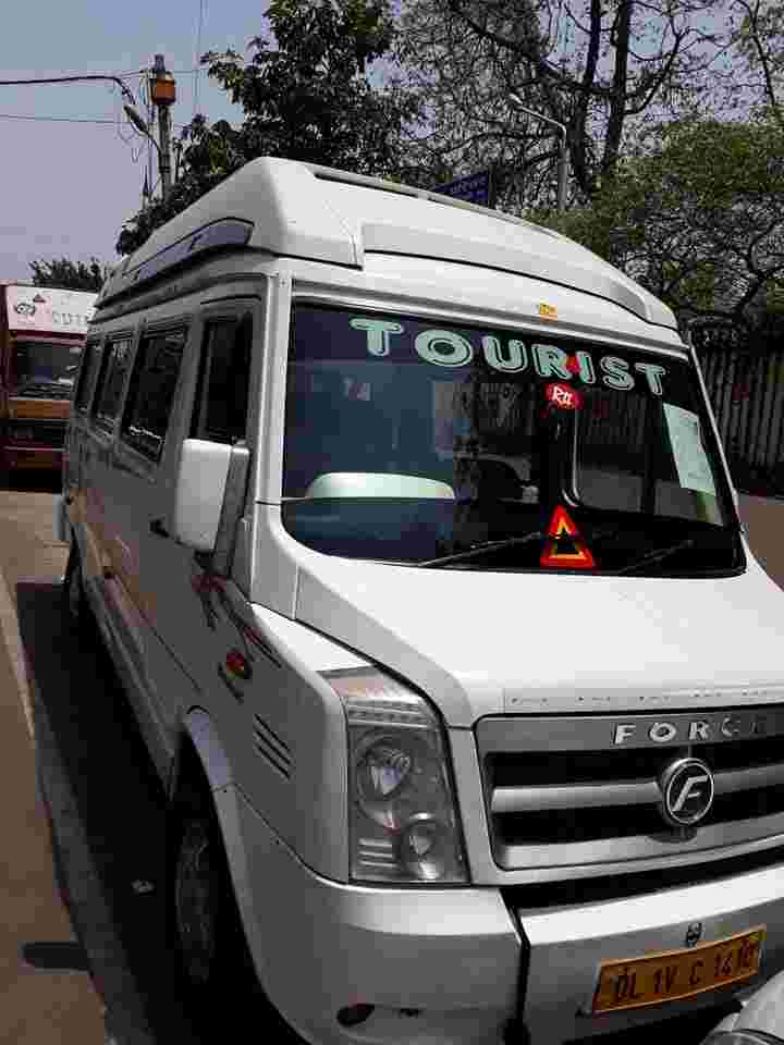 wedding transportation vintage cars in daryaganj