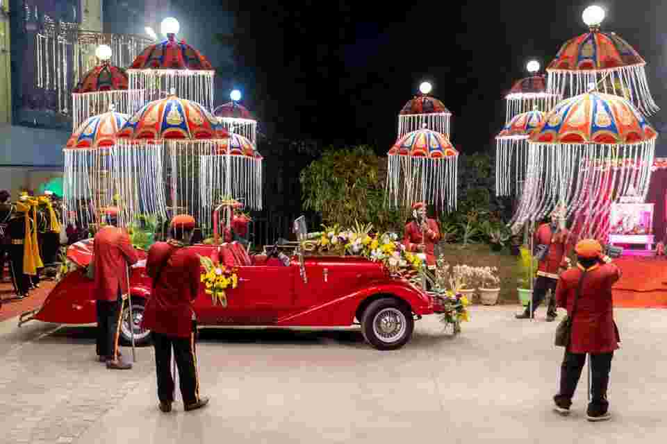 wedding transportation vintage cars in govindpuri