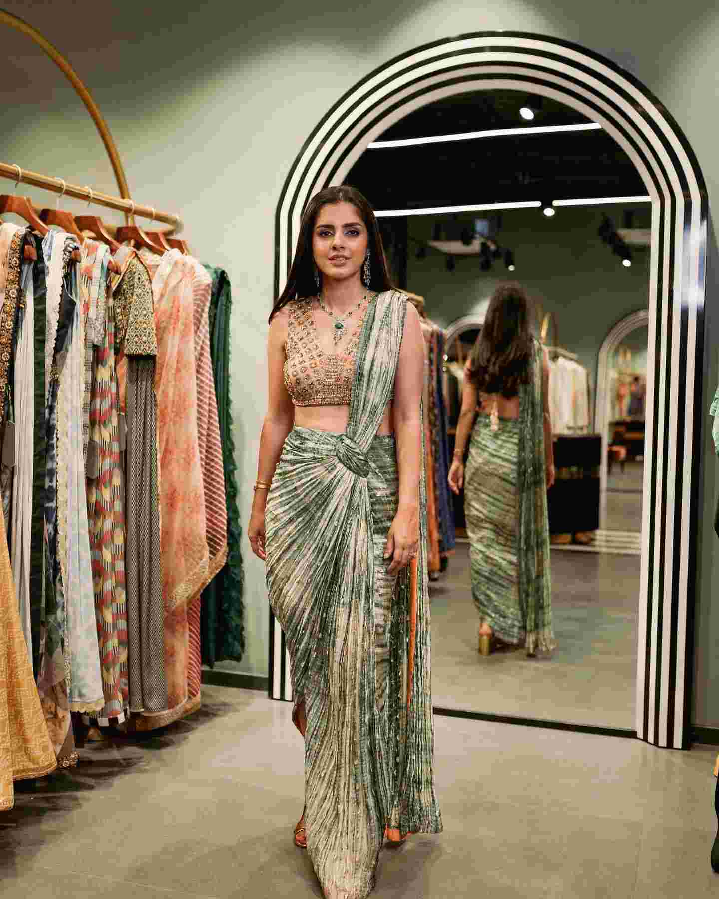 bridal outfits in south delhi