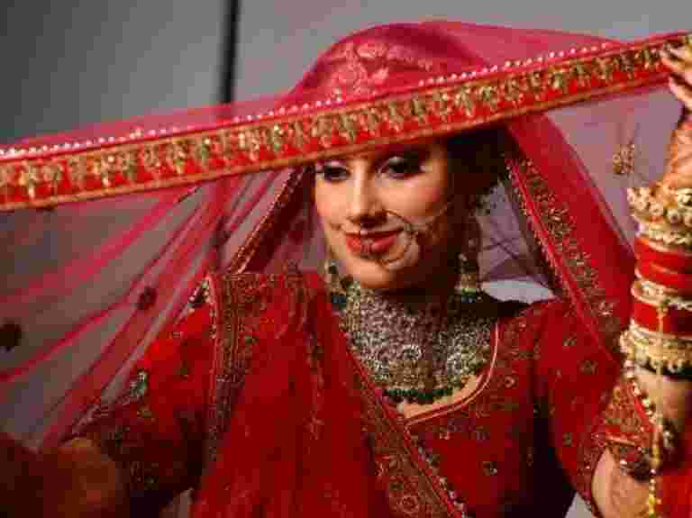 makeup artists in west delhi