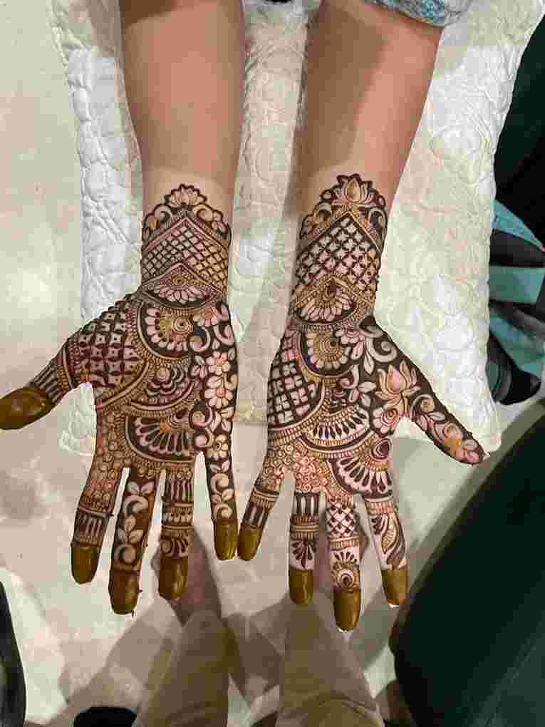 best mehendi artists in model town