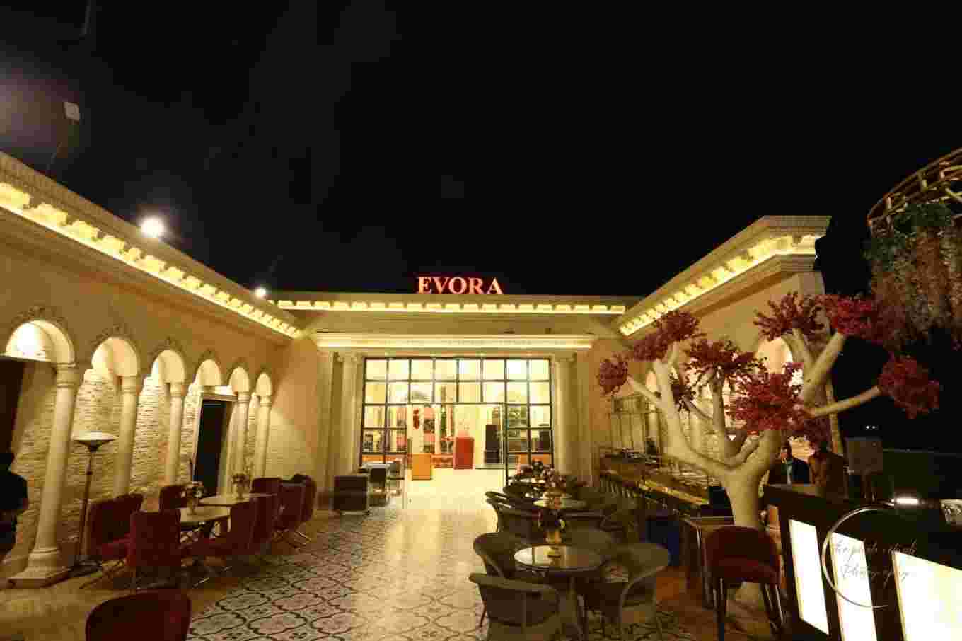 EVORA - Banquet & Hotel