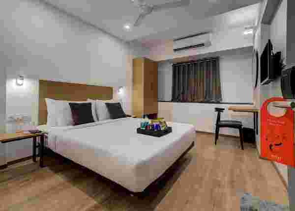 Oyo 13027 Flamingo Grand