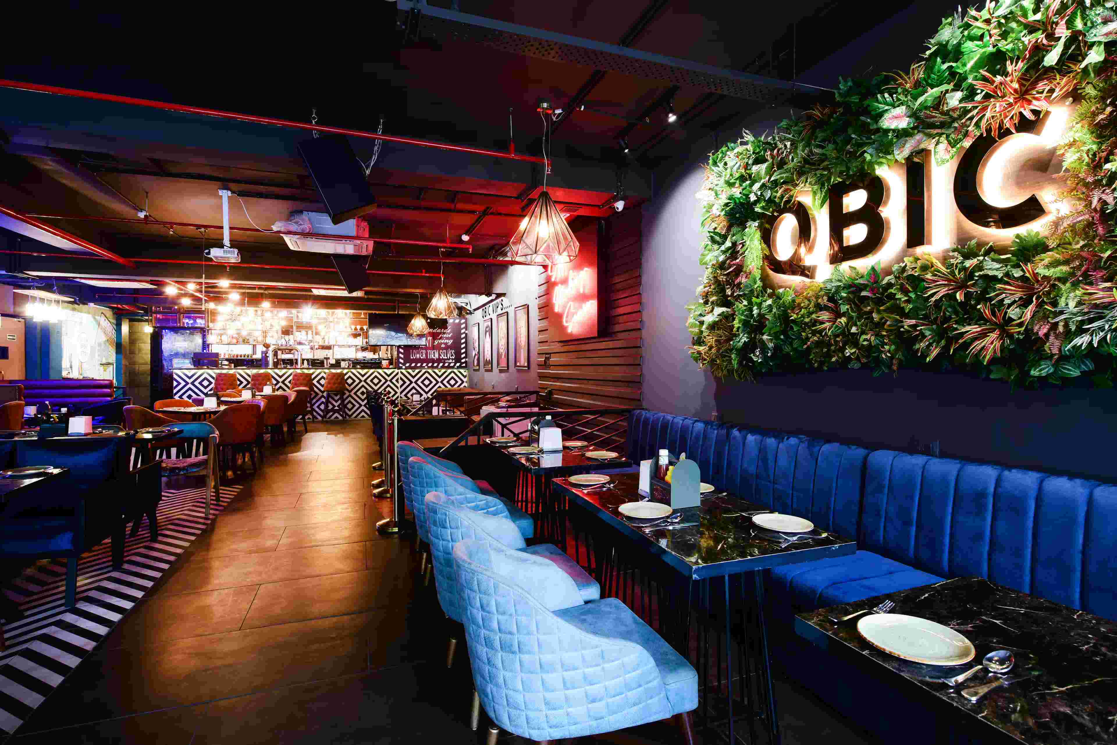 Qbic Cafe & Bar