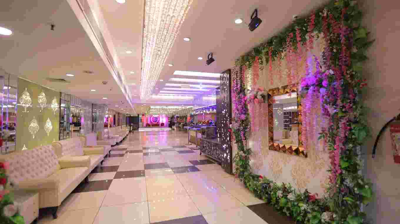 Royal Pepper Banquets Sector 10