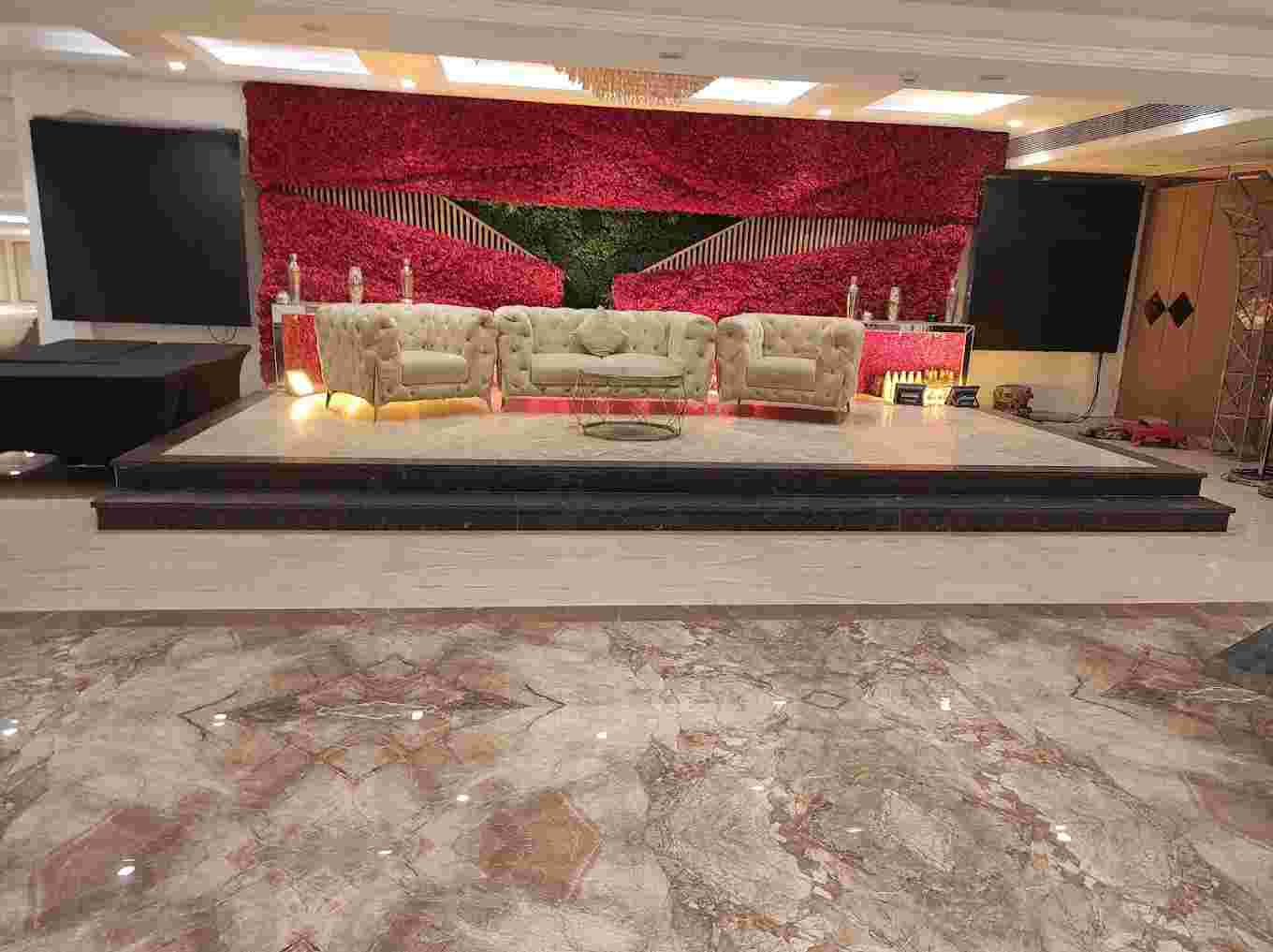 The Paradise Hotel And Banquet